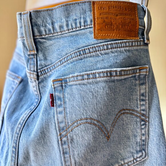 Levi’s 501 Straight Leg Jeans – Style 34964-0045 – Hemmed – Size 27 – LIGHT WASH - Picture 4 of 16